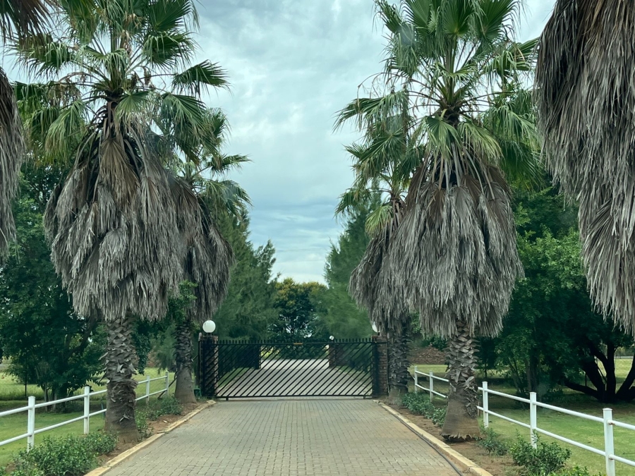 6 Bedroom Property for Sale in Bainsvlei Free State